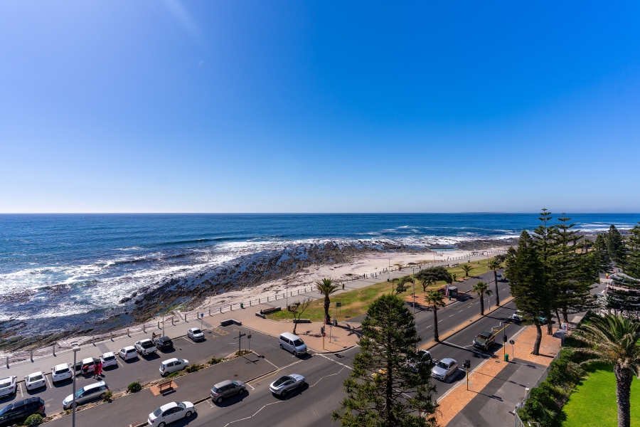 3 Bedroom Property for Sale in Sea Point Western Cape